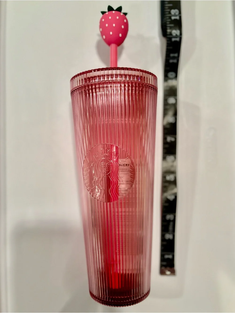 Starbucks 2026 Strawberry 24oz Tumbler / silicone Barista Bear zipper clip / NEW